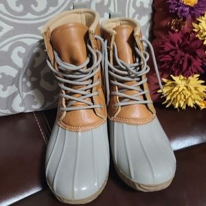 Mountain boots